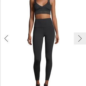 Alo Yoga 7/8 High Waist Airbrush Legging in Black